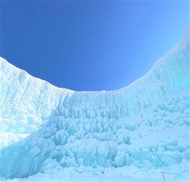 千歳・支笏湖氷濤まつり「氷の美術館」（冬頃撮影）